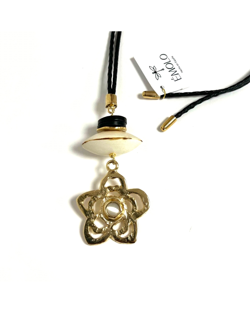 LATON DORADO COLLAR