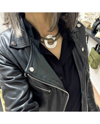 LATON COLLAR